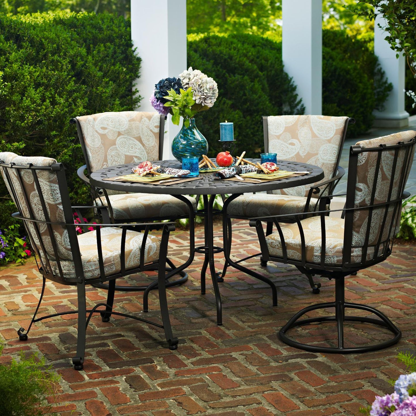 Vinings Swivel Rocker Dining Chair